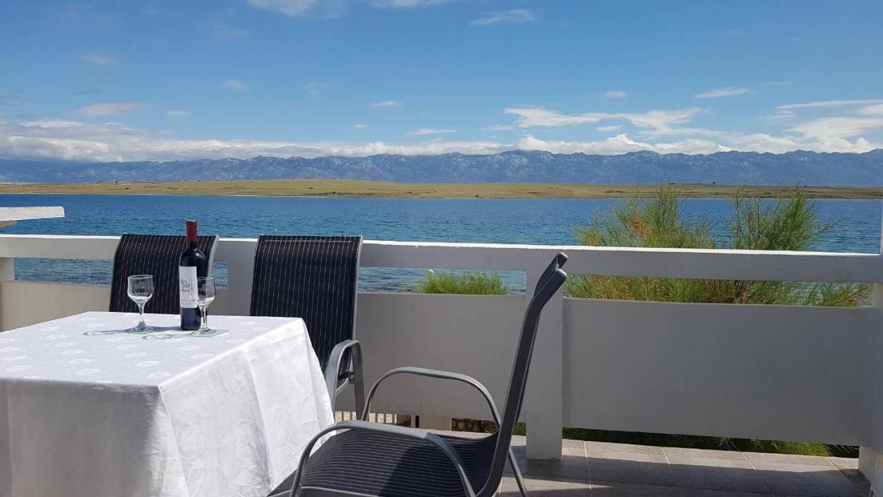 Apartman Mara Vir Eksteriør bilde
